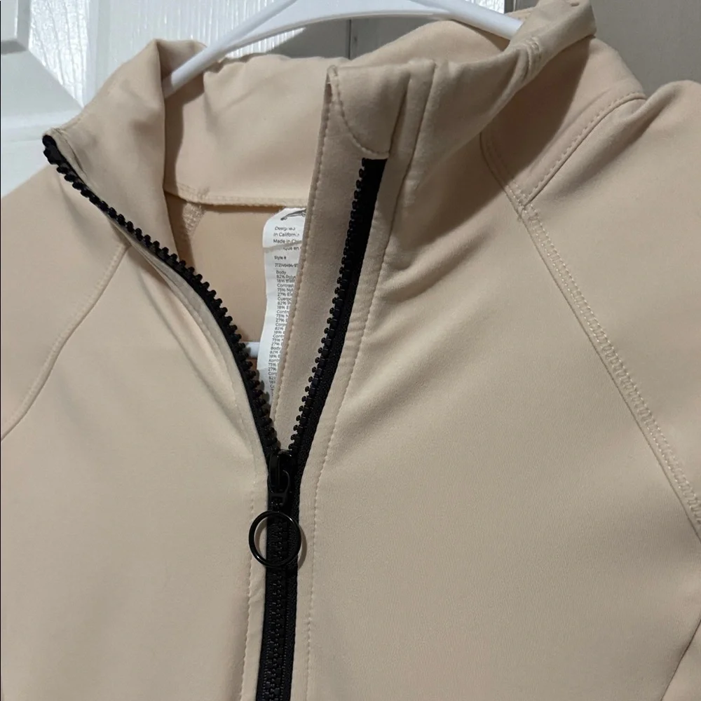 Fabletics Trinity Cold Weather Performance Jacket in bone {Small} - Picture 3 of 9